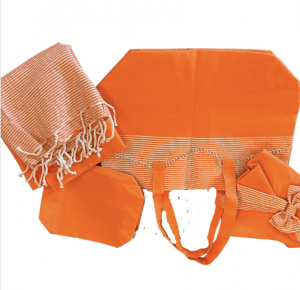 Ensemble de plage 4 pieces(pochette, chapeau, serviette et trus)